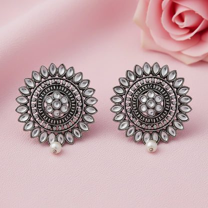 Traditional twish stud earring (White)