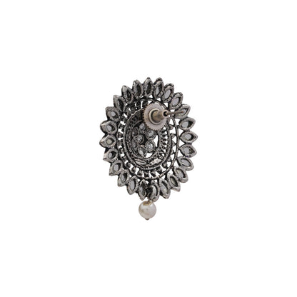 Traditional twish stud earring (White)