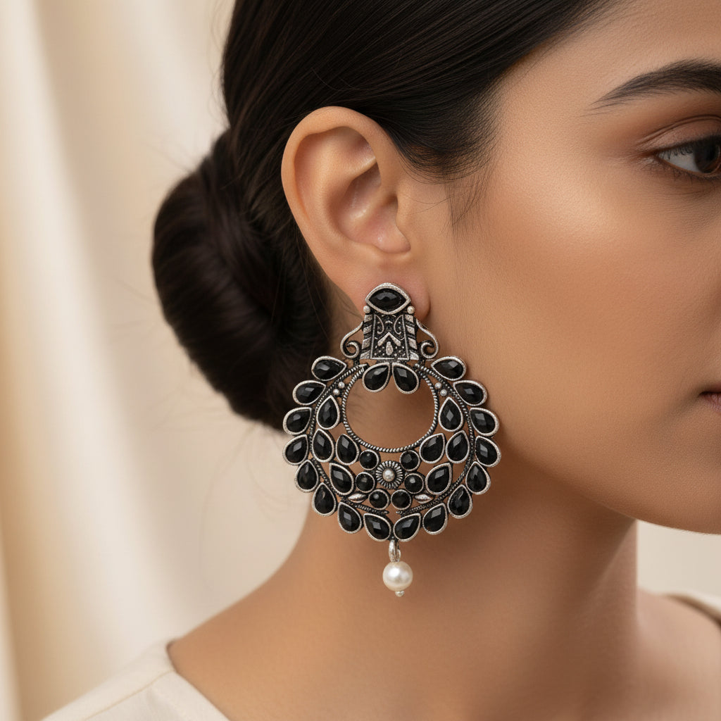 Diva Drops stud earrings (Black)