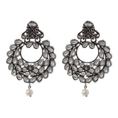Diva Drops stud earrings (White)
