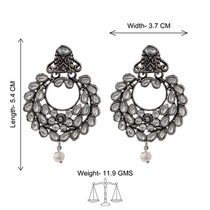 Diva Drops stud earrings (White)