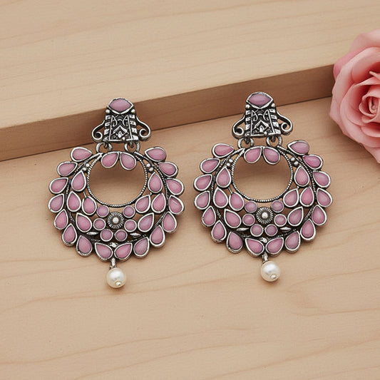 Diva Drops stud earrings (Baby Pink)
