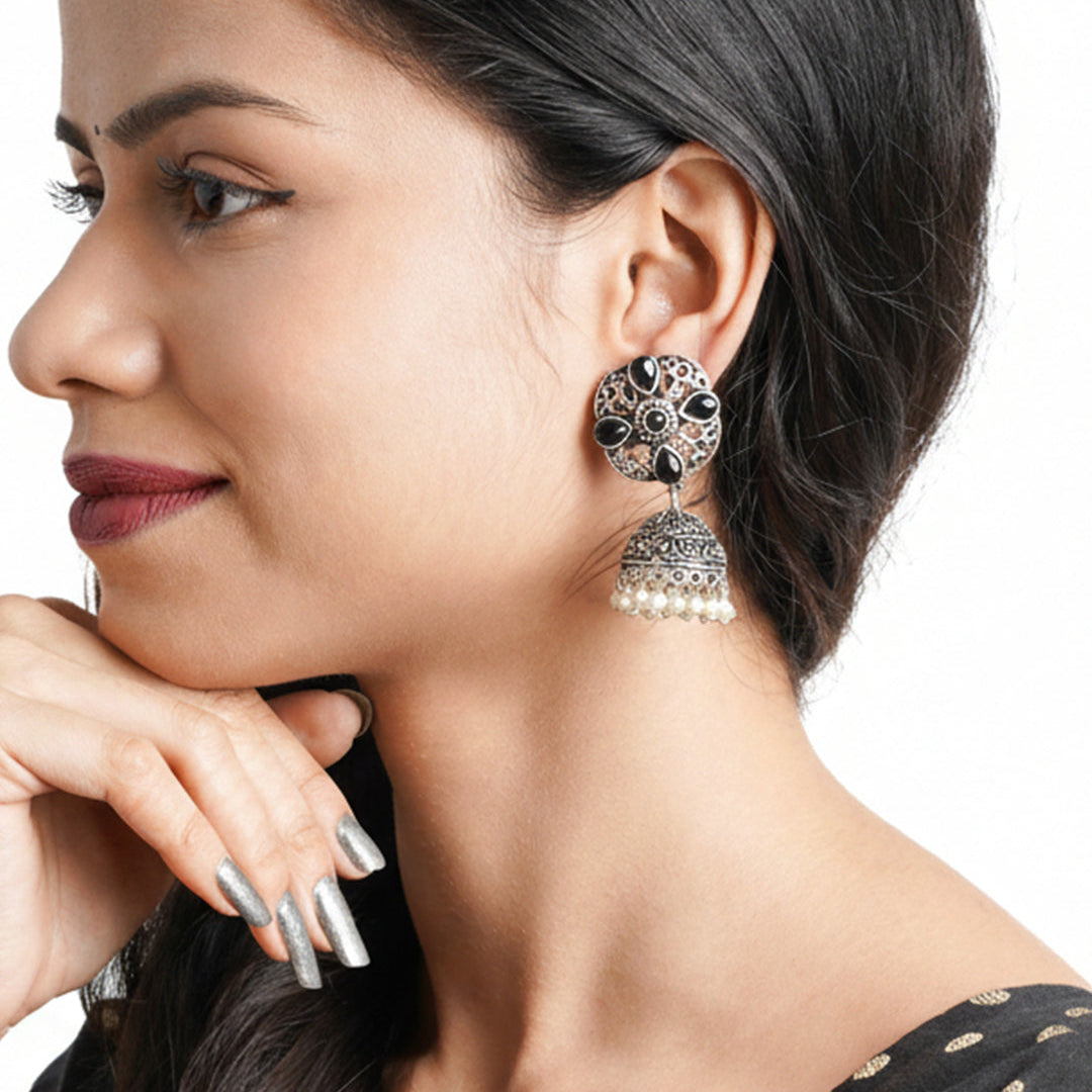 Curv & Swirl jhumka earring (Black)