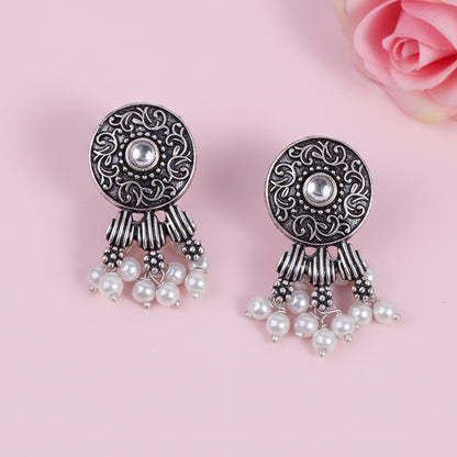 Button rays stud earring (White)