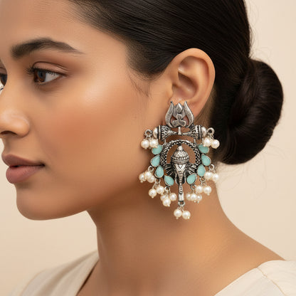 Sacred Sparkle pearl dangler earrings (Mint)