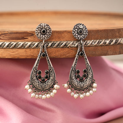 Shine Drop pearl dangler earring (Black)