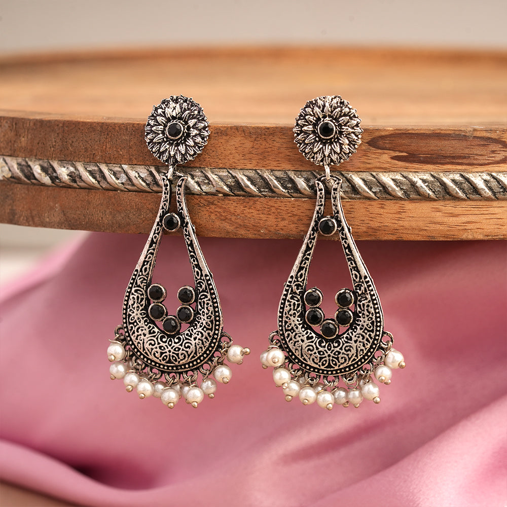 Shine Drop pearl dangler earring (Black)