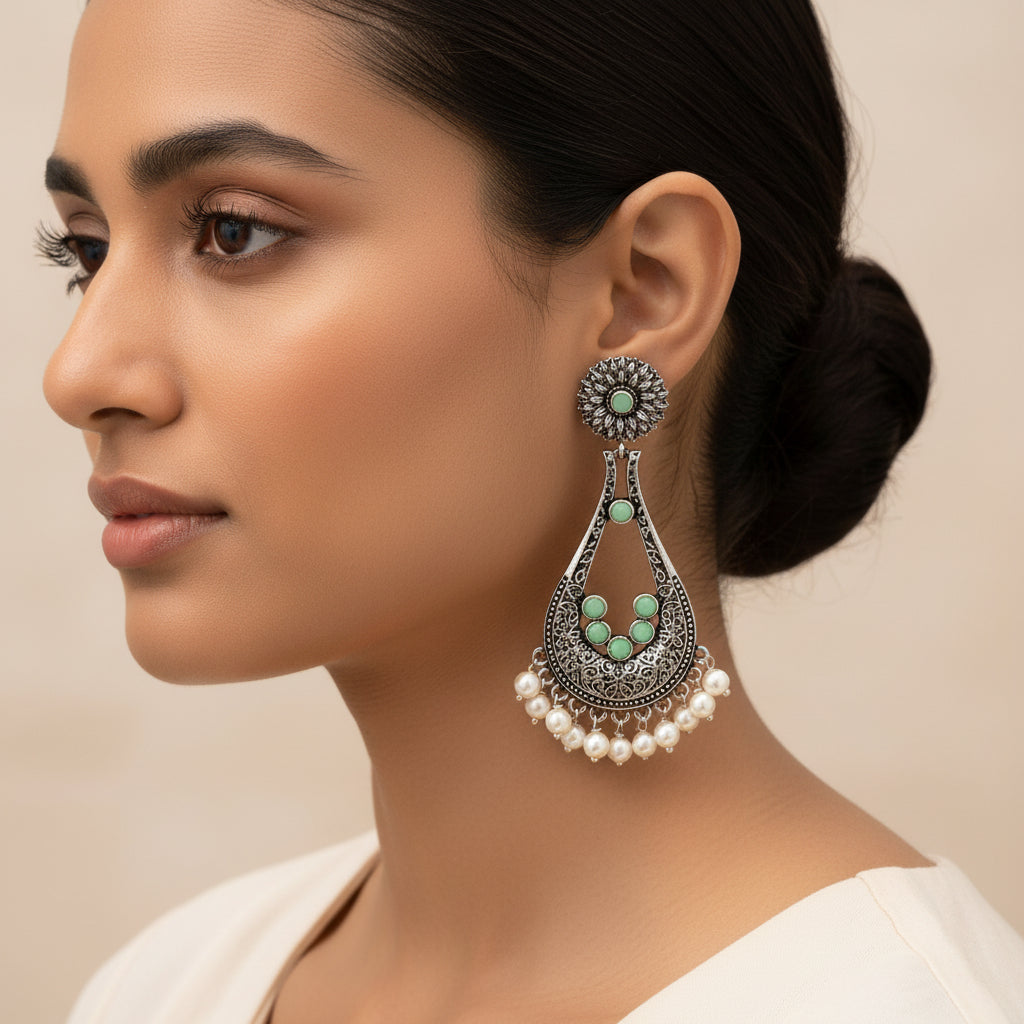 Shine Drop pearl dangler earring (Pista)