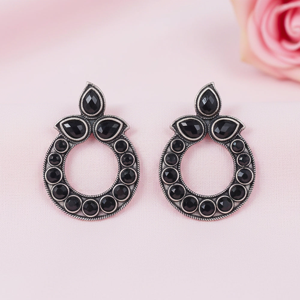 Petal Mandal stud earrings (Black)