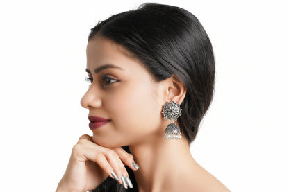 Sooraj radiance pearl jhumki earring (Black)