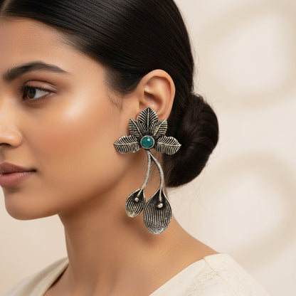 Bud Flower oxidized stud earrings (Green)