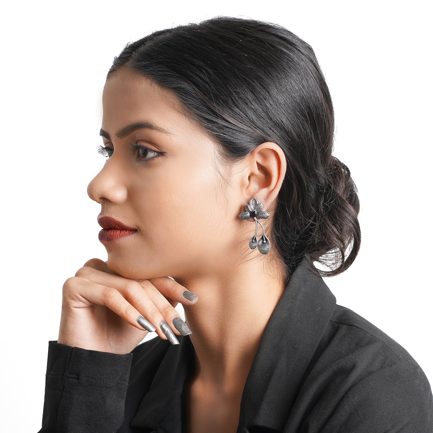 Bud Flower oxidized stud earrings (Black)