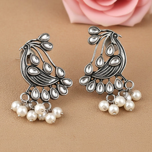 Chirpy Charm Stud earrings (White)