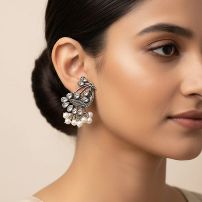 Chirpy Charm Stud earrings (White)