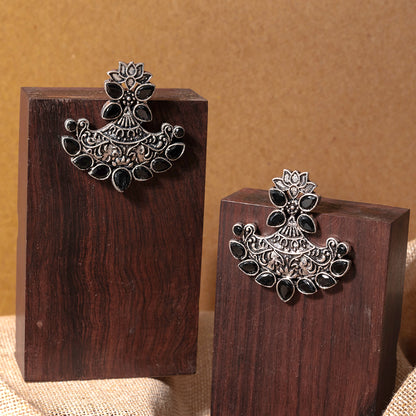Shimmer and shine dangler earrings (Black)