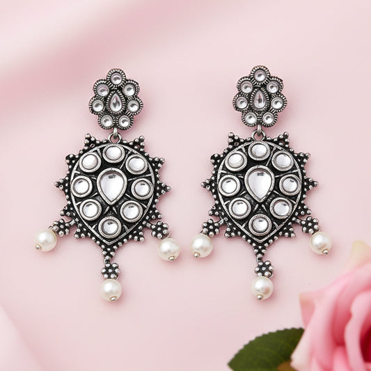 Drop Radiance dangler earrings (White)
