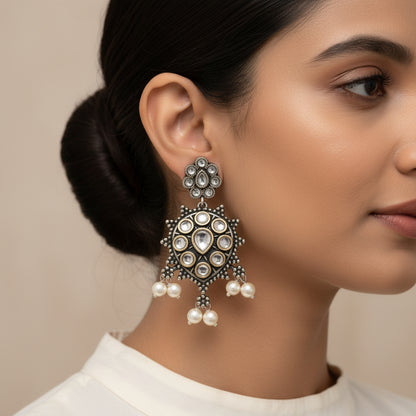 Drop Radiance dangler earrings (White)