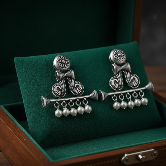 Heritage Bloom pearl stud earrings (Silver)