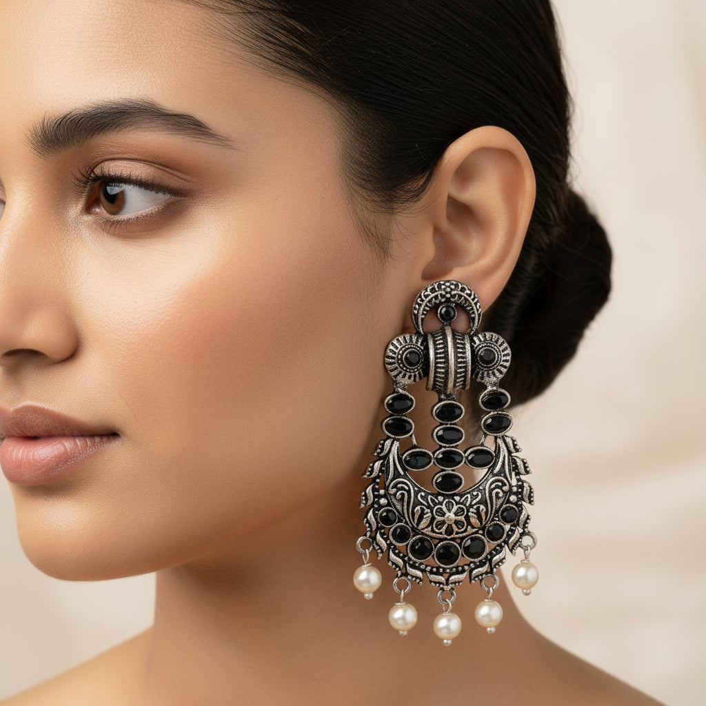 Heritage Bloom pearl stud earrings (Black)