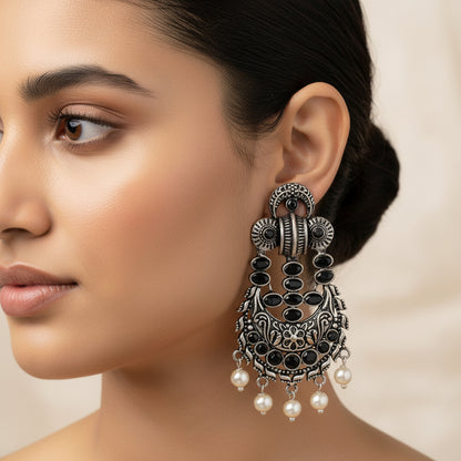 Heritage Bloom pearl stud earrings (Black)