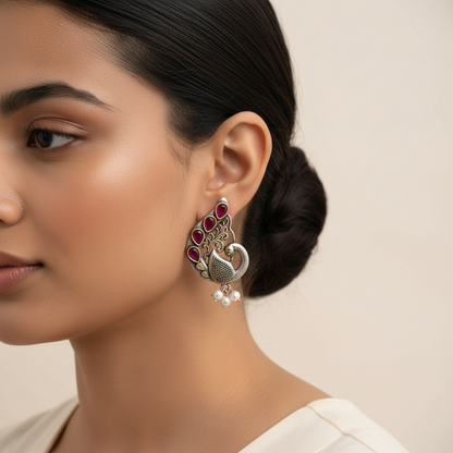 Ferocious Feathers stud earrings (Red)