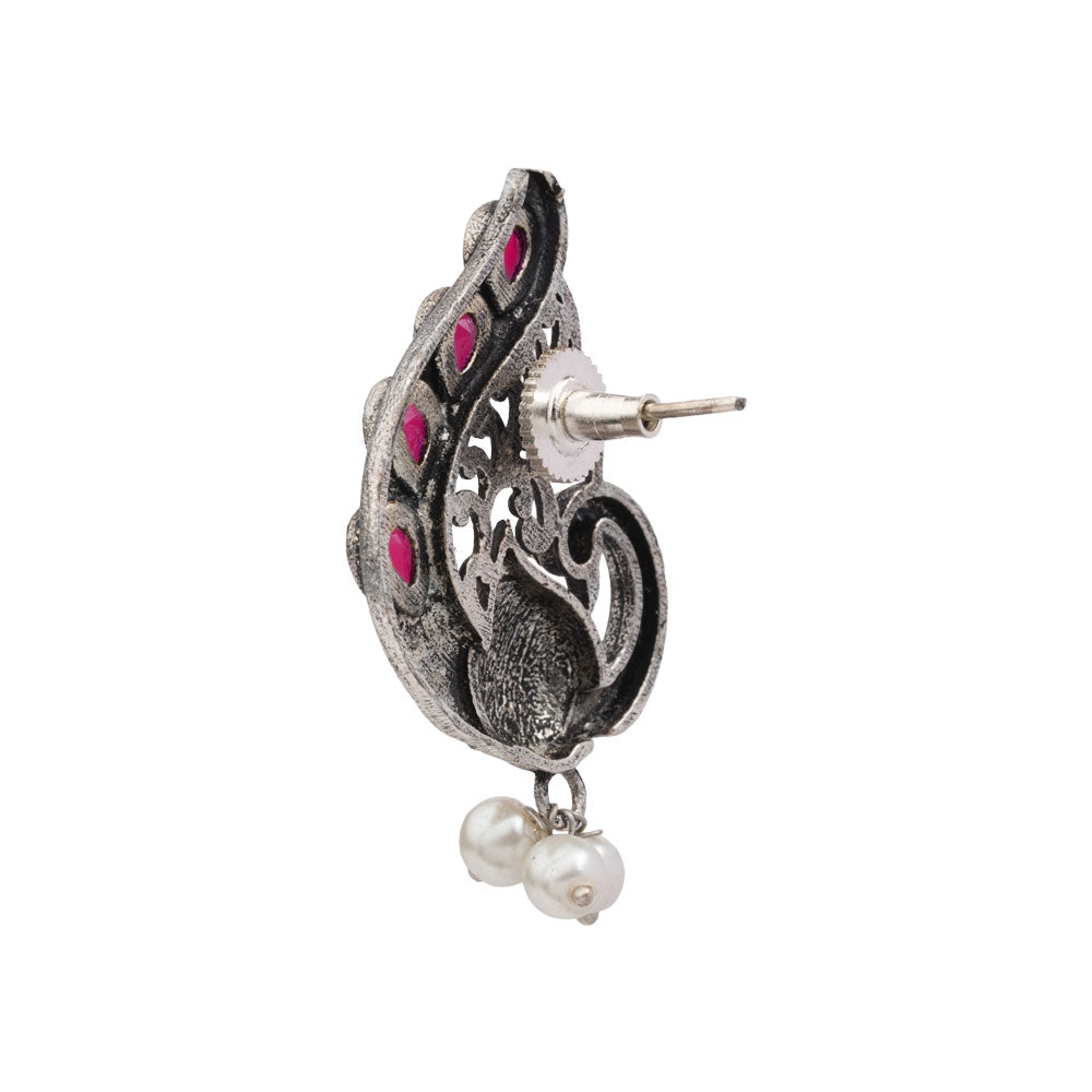 Ferocious Feathers stud earrings (Red)
