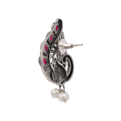 Ferocious Feathers stud earrings (Red)