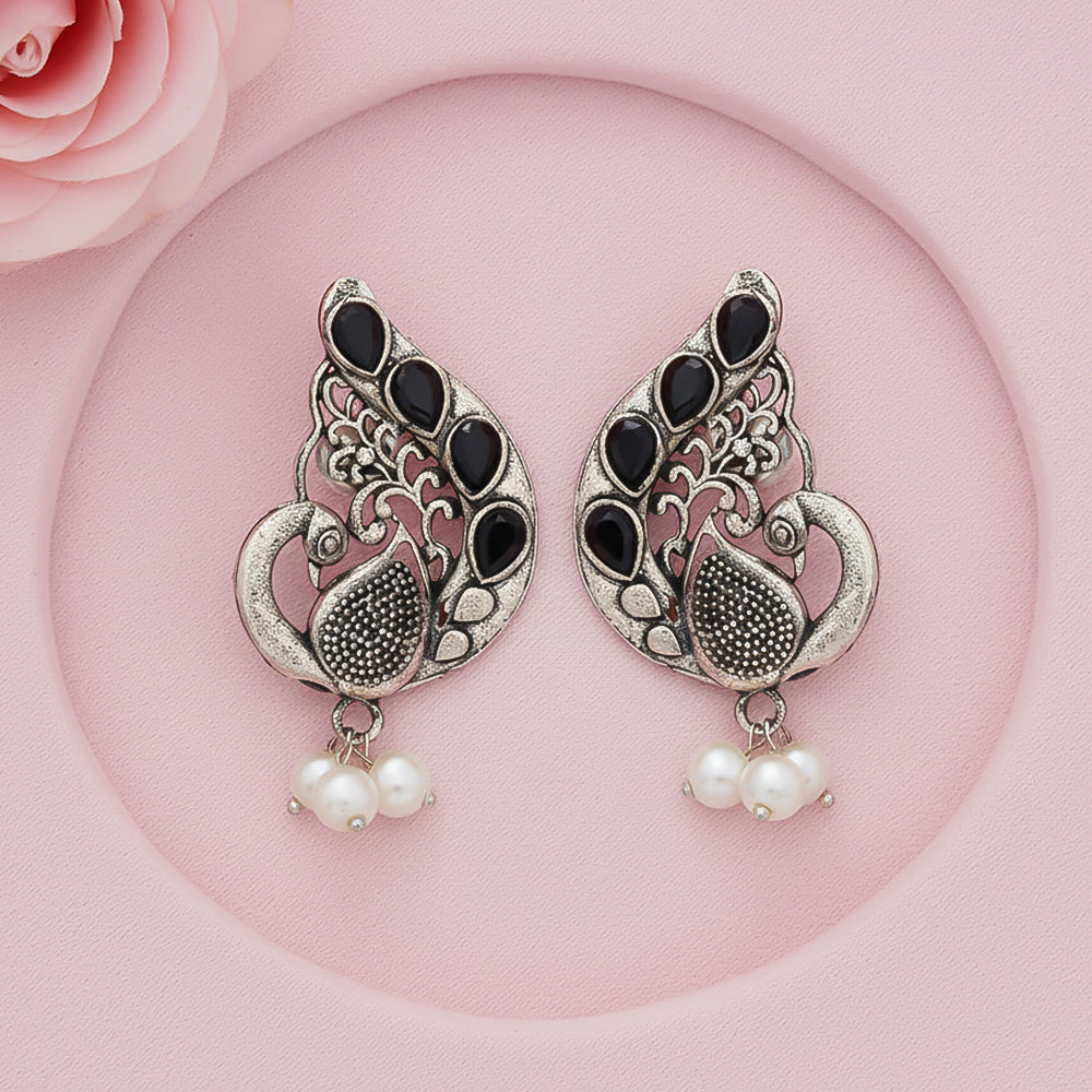 Ferocious Feathers stud earrings (Black)