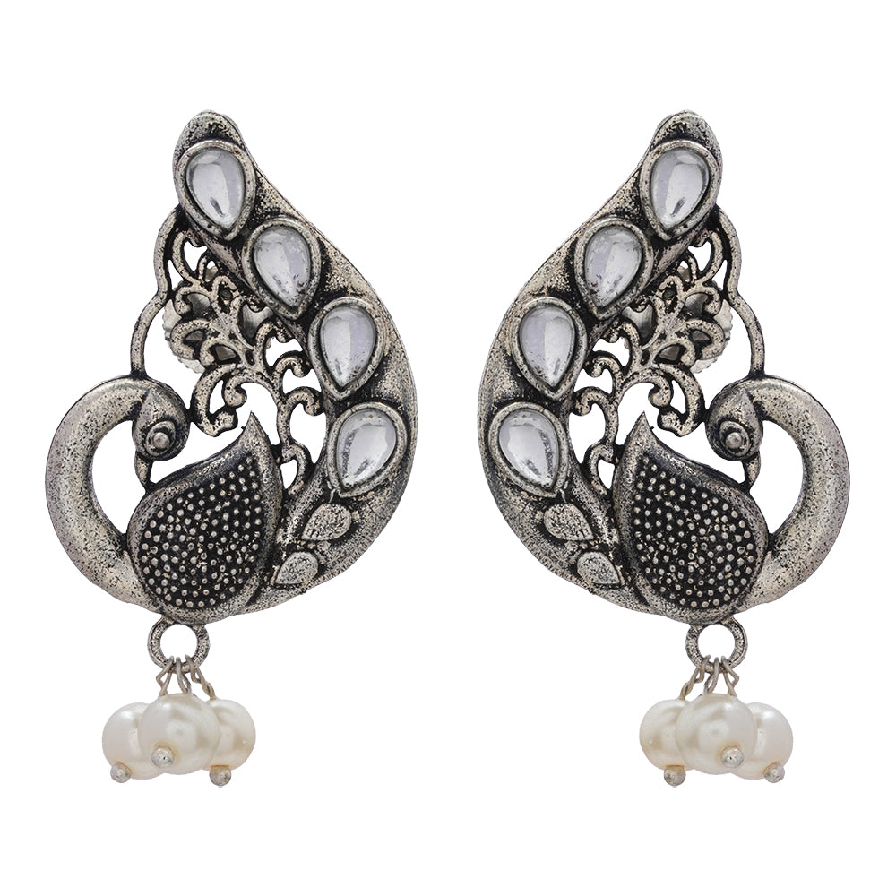 Ferocious Feathers stud earrings (White)