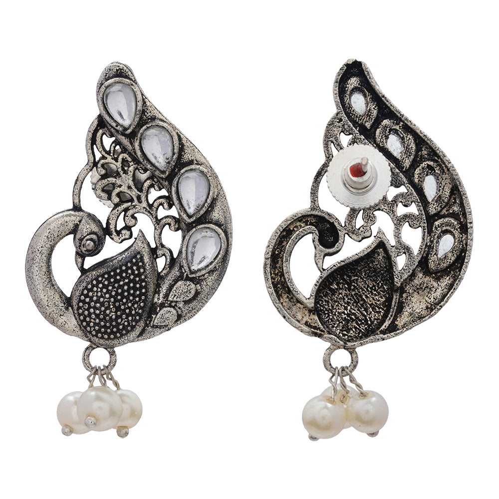Ferocious Feathers stud earrings (White)