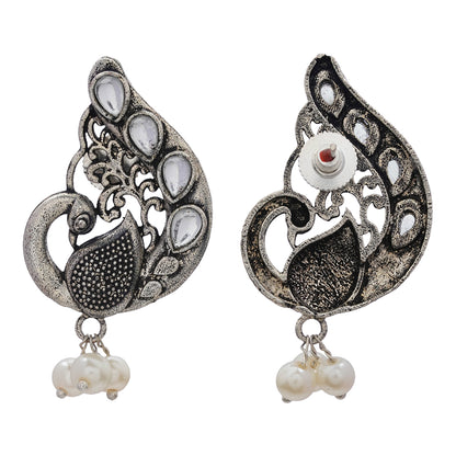 Ferocious Feathers stud earrings (White)