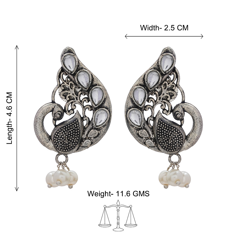 Ferocious Feathers stud earrings (White)