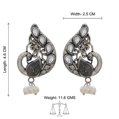 Ferocious Feathers stud earrings (White)