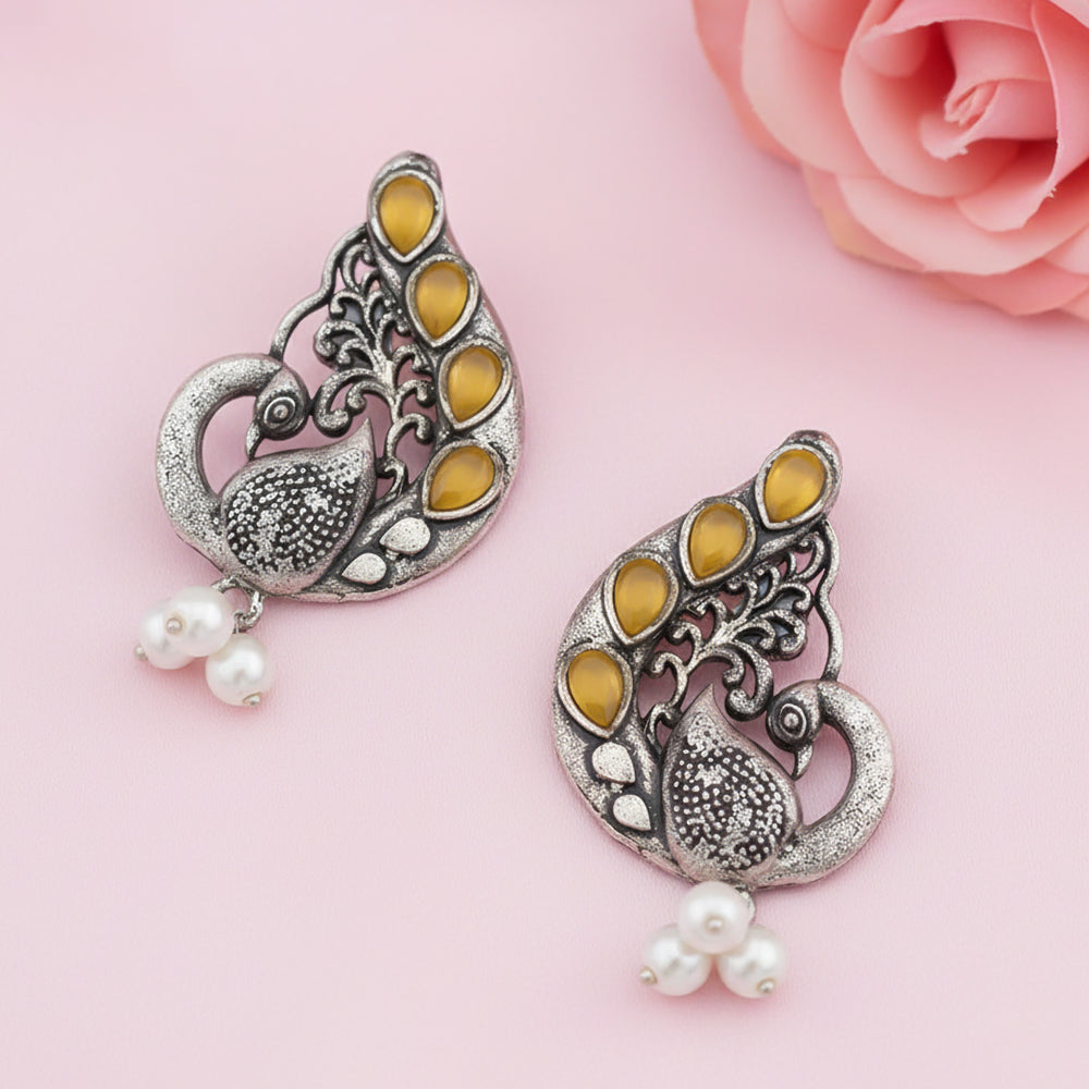 Ferocious Feathers stud earrings (Yellow)