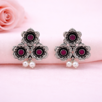 Blossom Tales stud earrings (Red)