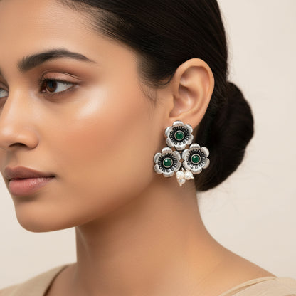 Blossom Tales stud earrings (Green)