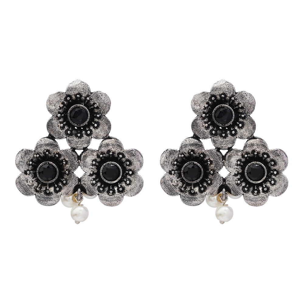 Blossom Tales stud earrings (Black)