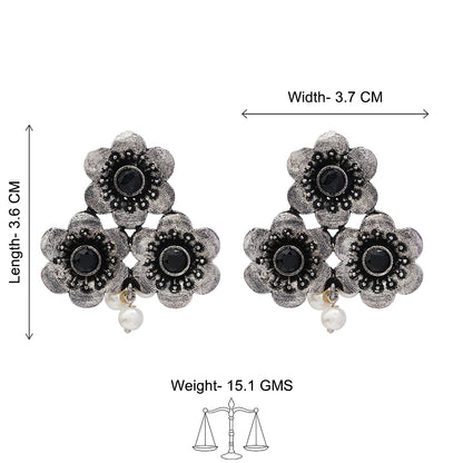 Blossom Tales stud earrings (Black)