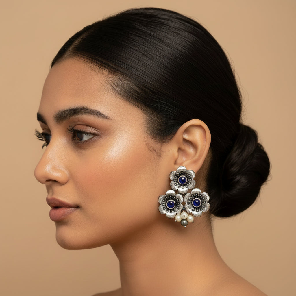 Blossom Tales stud earrings (Blue)