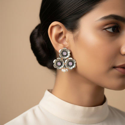 Blossom Tales stud earrings (Baby Pink)