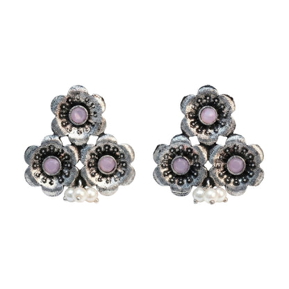 Blossom Tales stud earrings (Baby Pink)