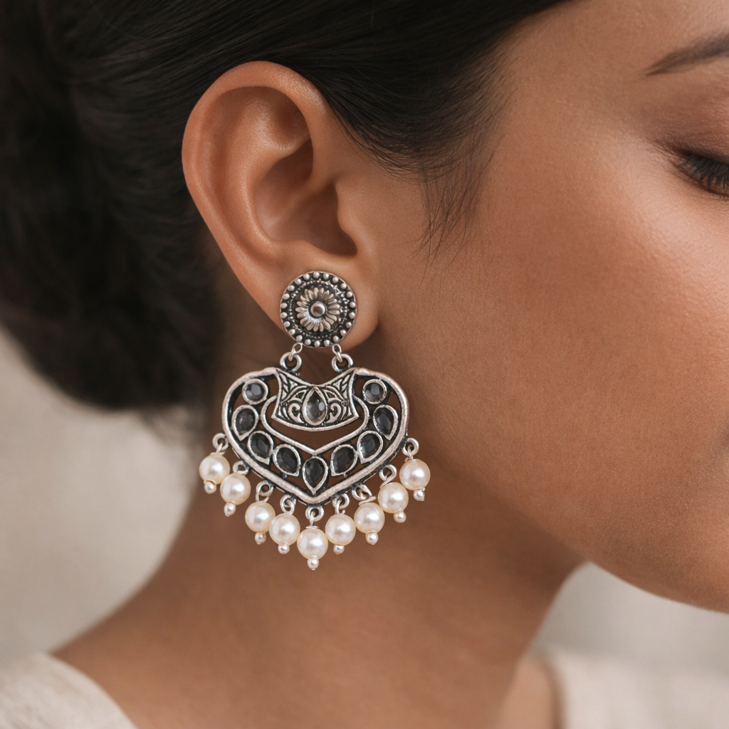 Patra dangler earrings (Black)