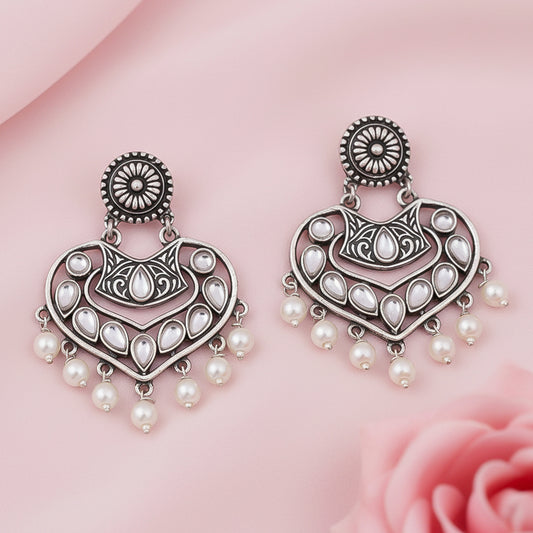 Patra dangler earrings (White)