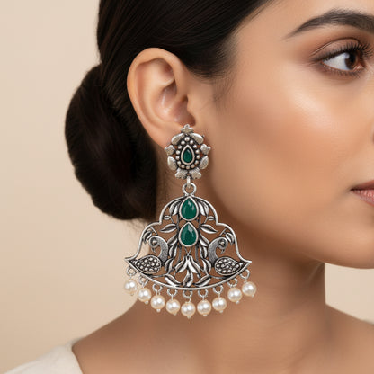 Morpatra dangler earrings (Green)