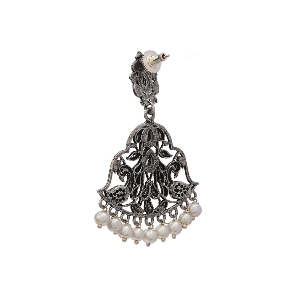Morpatra dangler earrings (White)