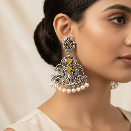 Morpatra dangler earrings (Yellow)