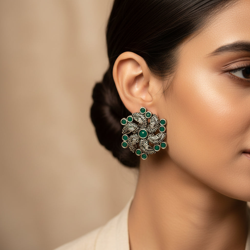 Aabroo sparkle stud earrings (Green)