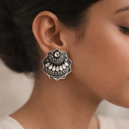 Mandala Hexa stud earrings (White)
