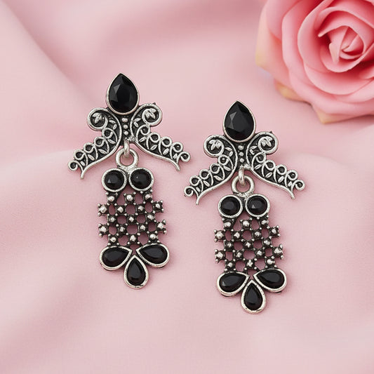 Twilight Tassles pearl dangler earrings (Black)