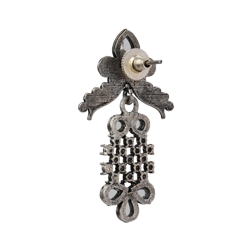 Twilight Tassles pearl dangler earrings (White)